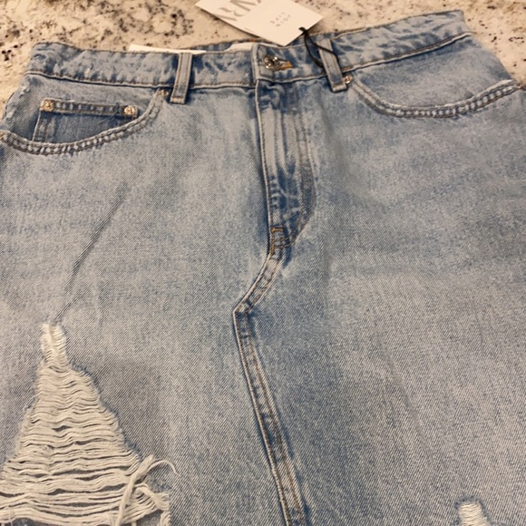 𝗡𝗪𝗧 𝗭𝗮𝗿𝗮 • Ripped Denim Mini Skirt TRF - Picture 9 of 11